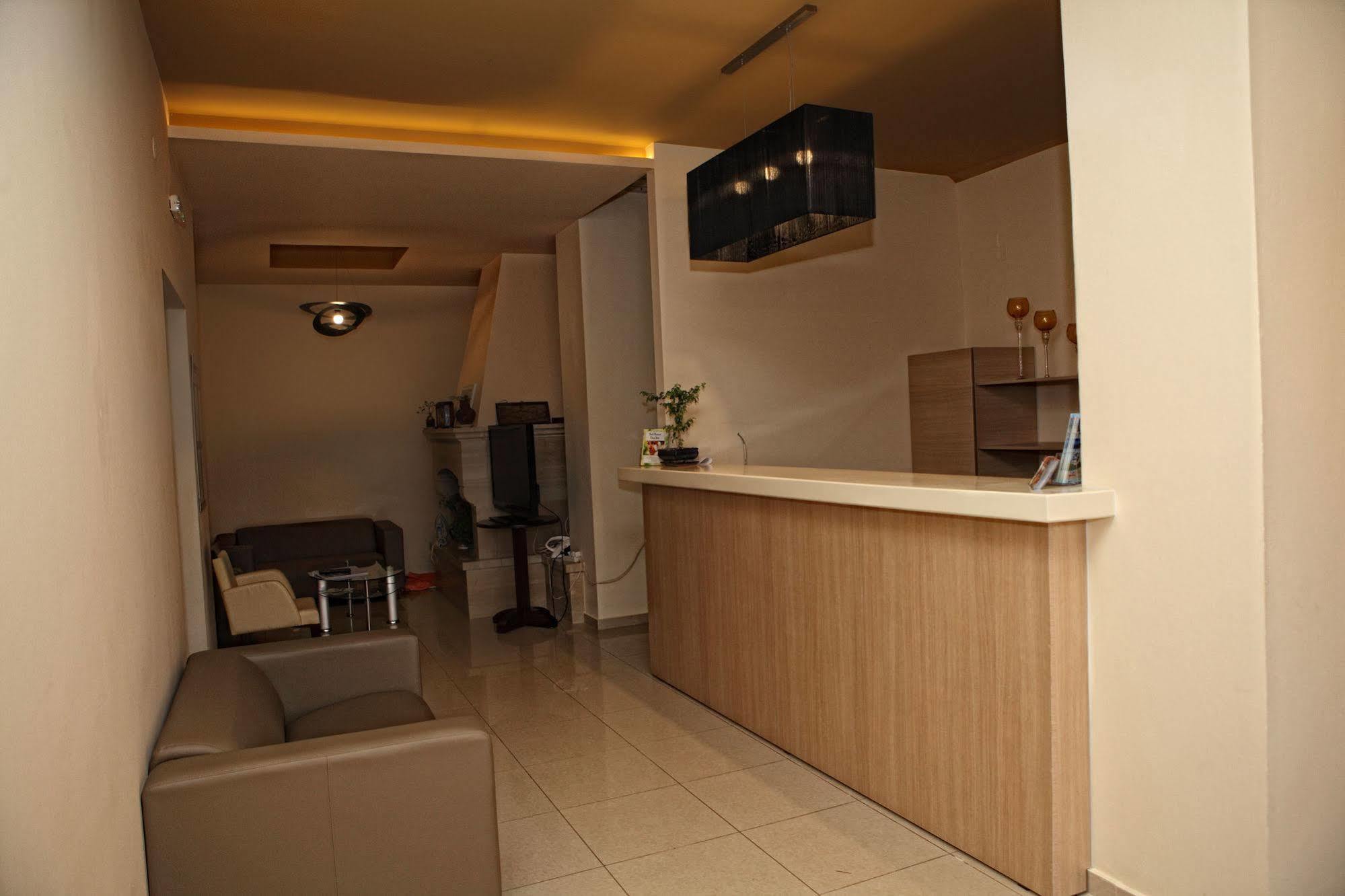 Niriides Beach Hotel Ретимно Экстерьер фото