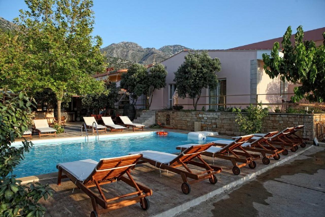 Niriides Beach Hotel Ретимно Экстерьер фото