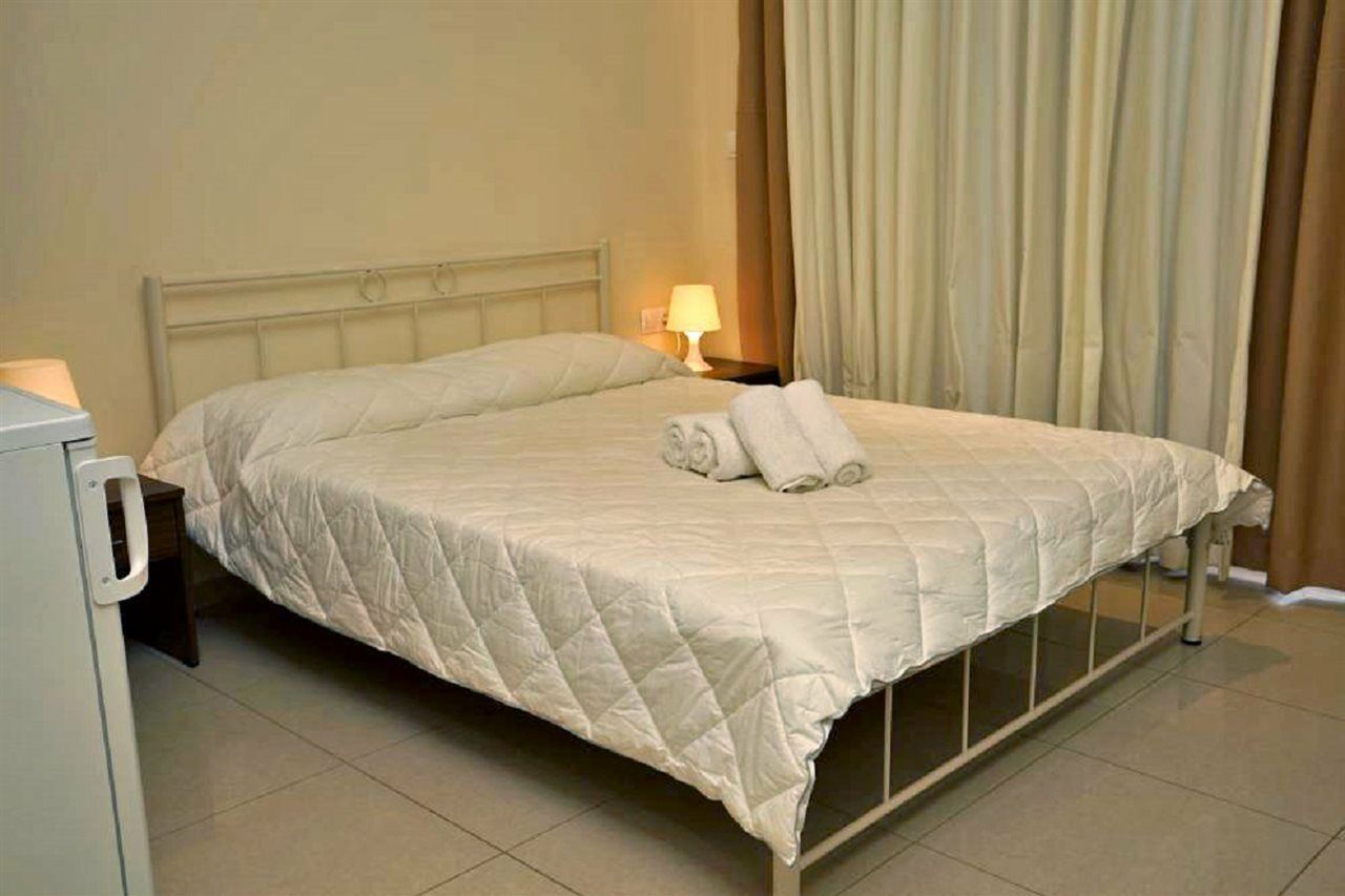 Niriides Beach Hotel Ретимно Экстерьер фото