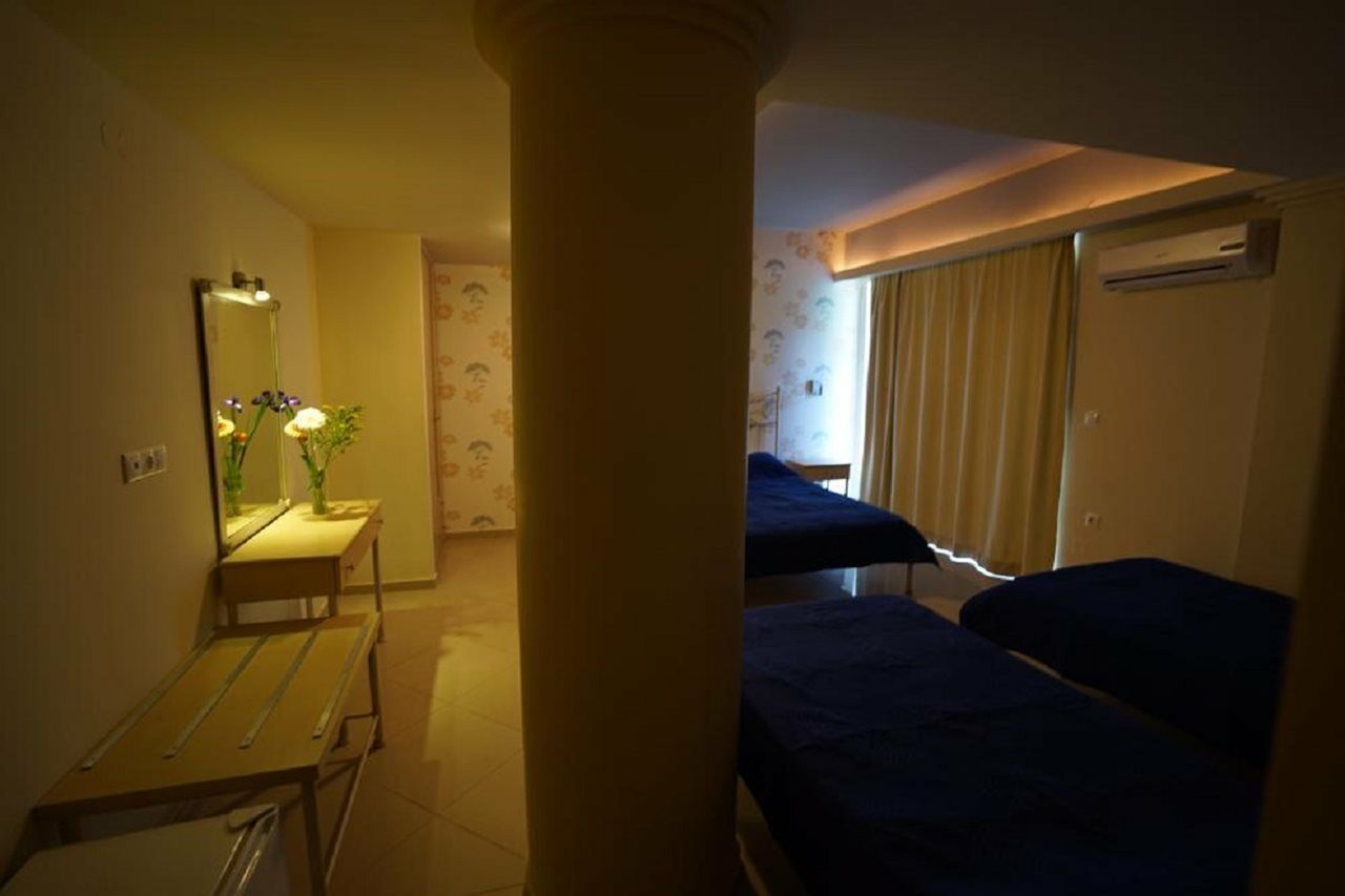Niriides Beach Hotel Ретимно Экстерьер фото