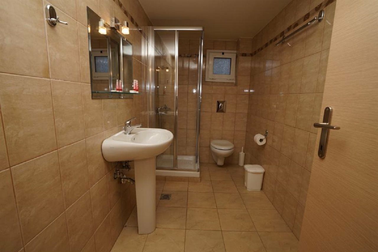 Niriides Beach Hotel Ретимно Экстерьер фото